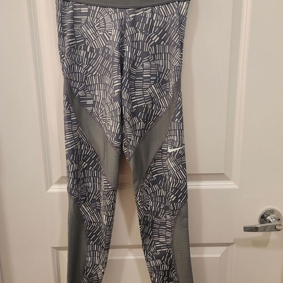 Nike Pro Hypercool Tidal Training Capris - Picture 6 of 9